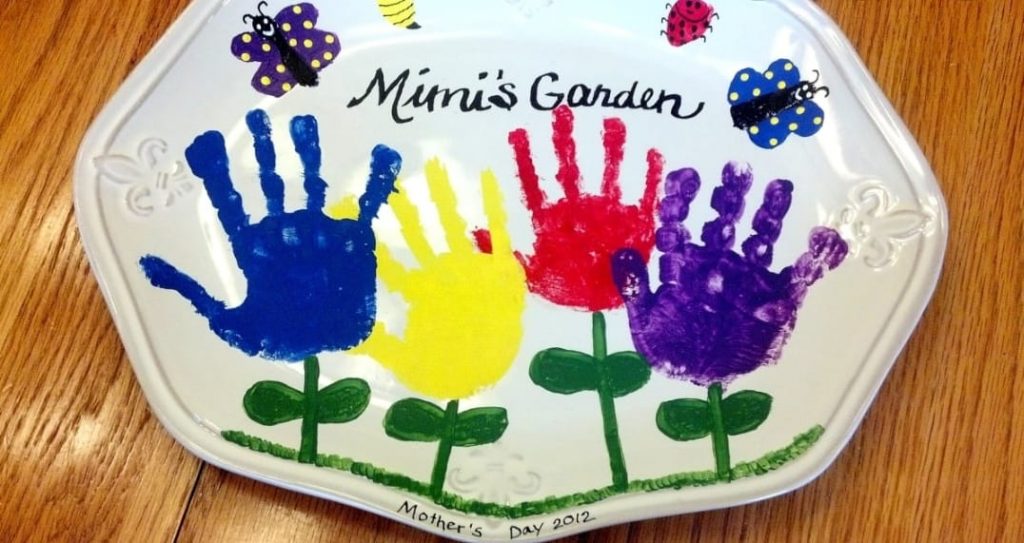 Child handprint plate